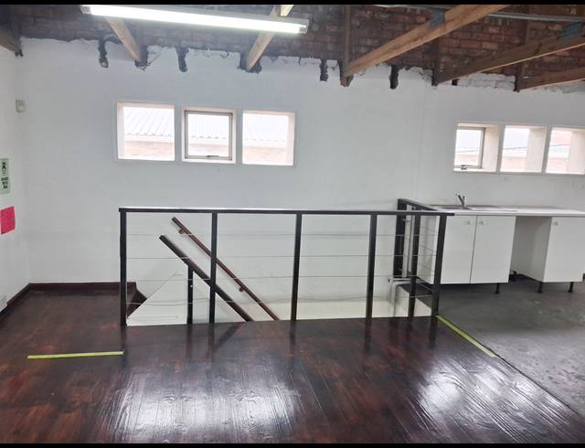 205M² WORKSHOP RENTED IN NEWTON PARK